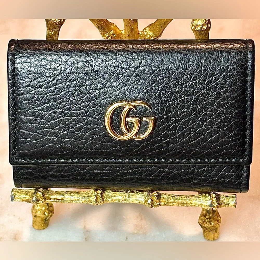 GUCCI GG MARMONT BLACK LEATHER KEY CASE 6 GOLD TONED KEY HOOKS DOUBLE G LIKE NEW